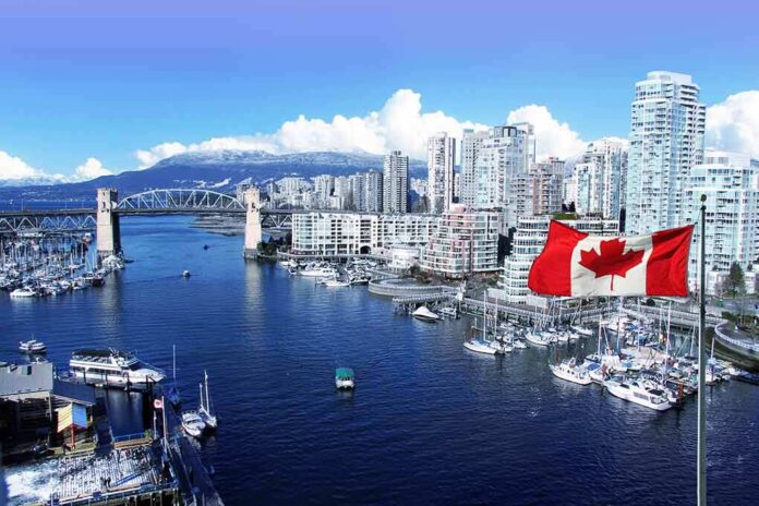 549375997 featured image City skyline with Canadian flag and boats visible