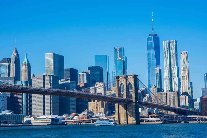 1916138929 featured image Manhattan skyline in the background