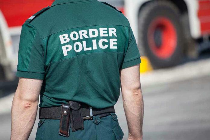 328076831 border police