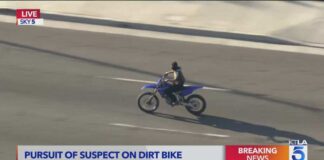 LAPD officers chase suspect fleeing on dirt bike