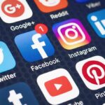 Smartphone screen showing social media app icons